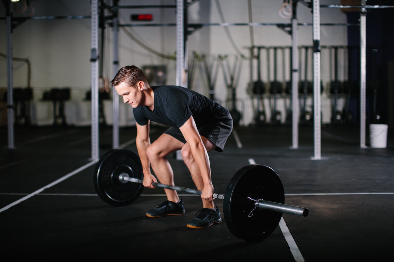 Mastering The 3 Variations Of The Squat Movement, Not Only Can Keep You Away From Low Back Pain, But Also Efficient To Promote Testicular