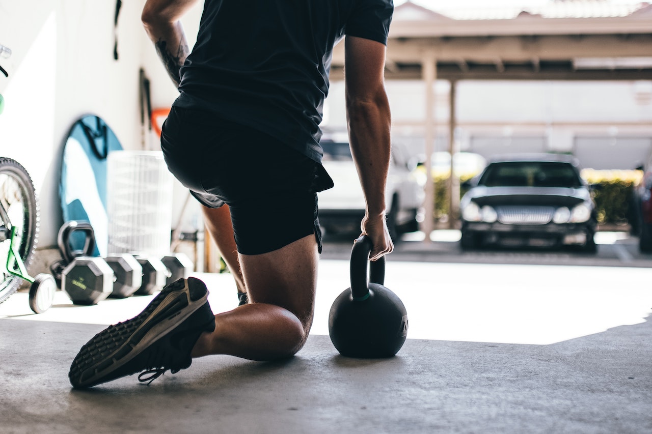 Don't Underestimate These Details, Which Many Pals Overlook, Remember These Four Shoulder Press Variations